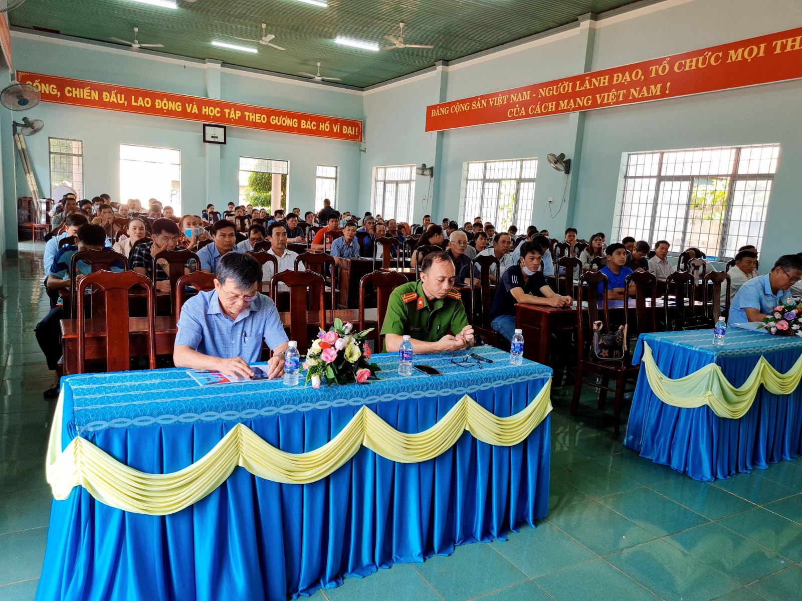 HỘI NGHỊ TẬP HUẤN, BỒI DƯỠNG KIẾN THỨC VỀ PHÒNG, CHỐNG MA TÚY VÙNG ĐỒNG BÀO DÂN TỘC THIỂU SỐ VÀ MIỀN NÚI TRÊN ĐỊA BÀN HUYỆN CƯ M’GAR NĂM 2022