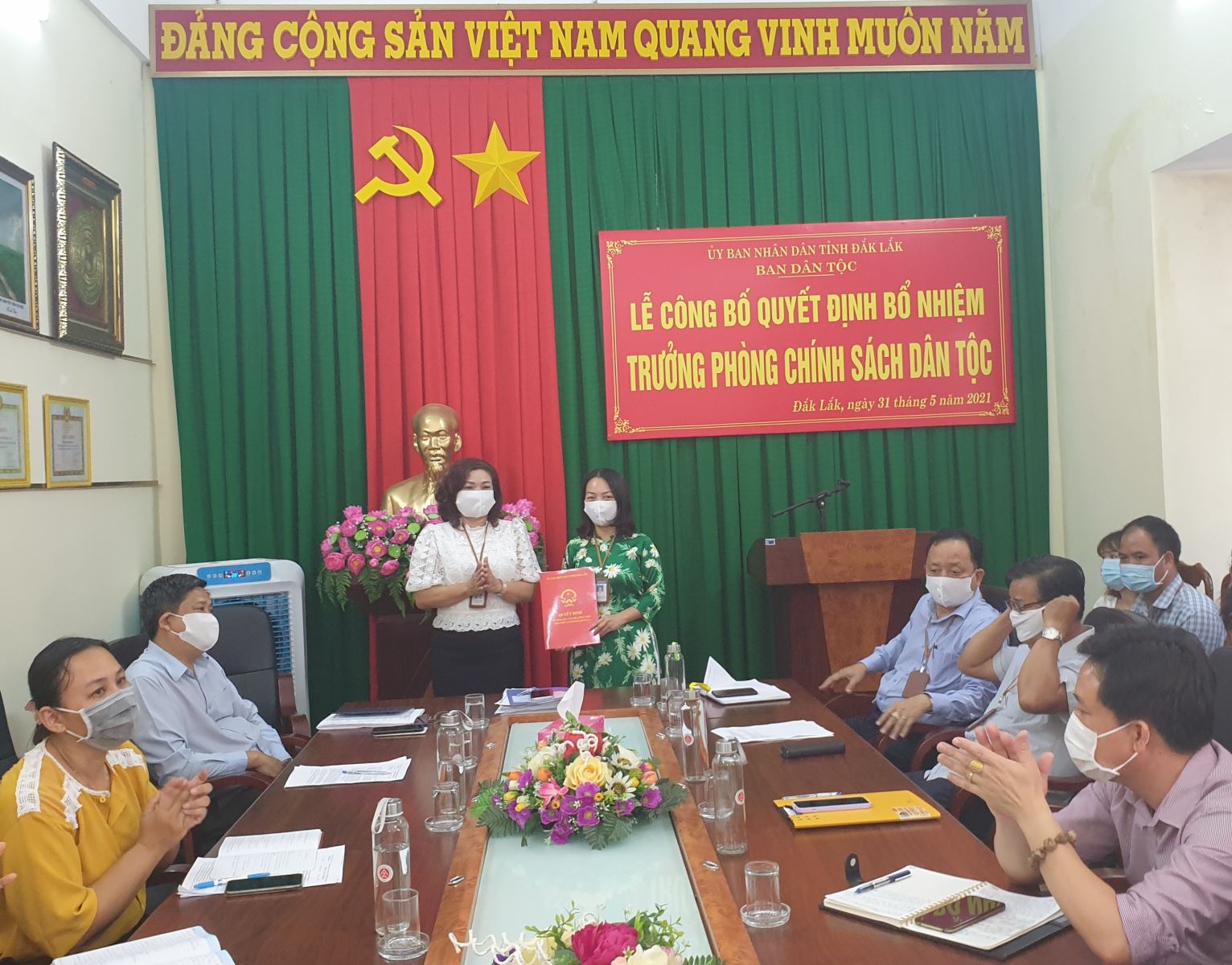 Lễ công bố và trao Quyết định bổ nhiệm Trưởng phòng Chính sách Dân tộc