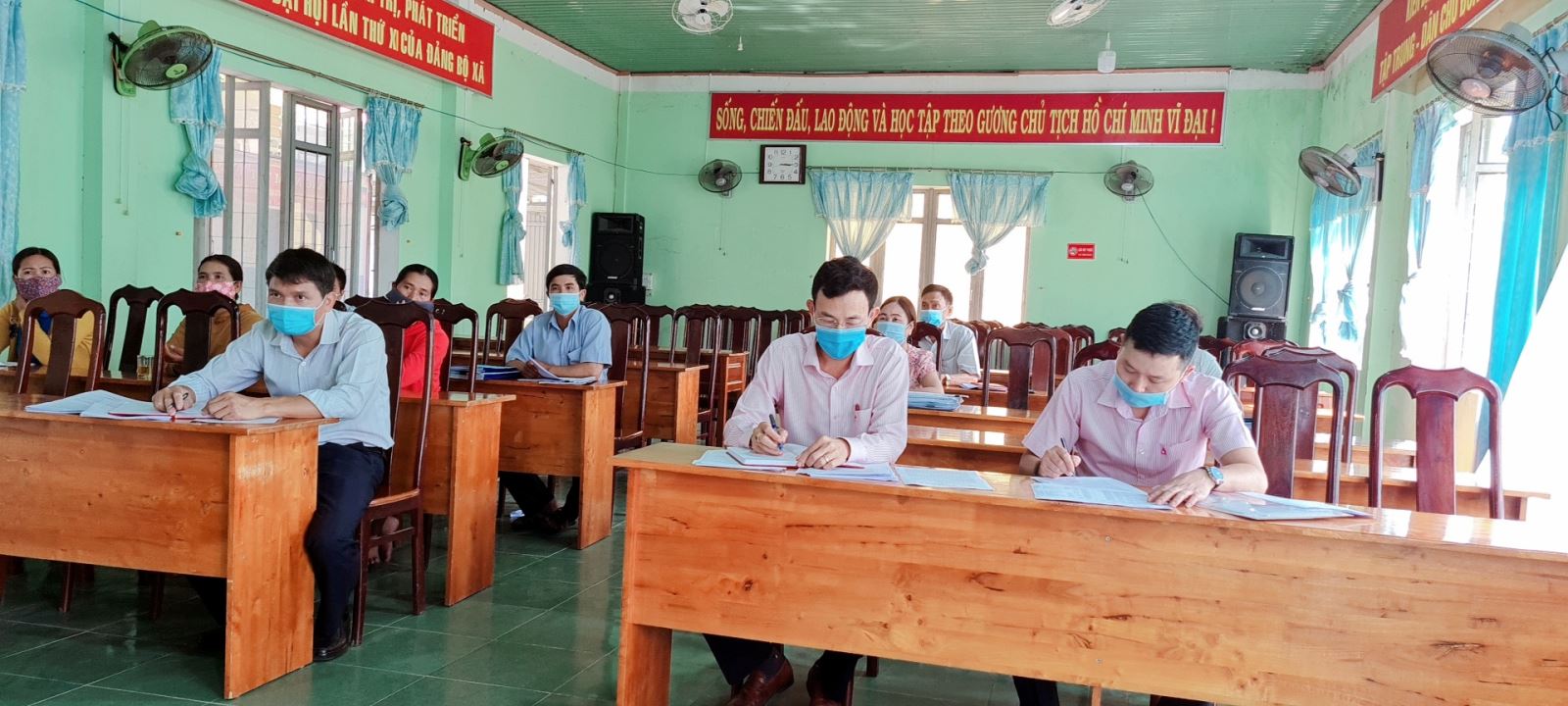 Triển khai hoạt động Kiểm tra, giám sát công tác chỉ đạo điều hành của Ban đại diện Hội đồng quản trị Ngân hàng chính sách xã hội tỉnh tại huyện M'Drắk