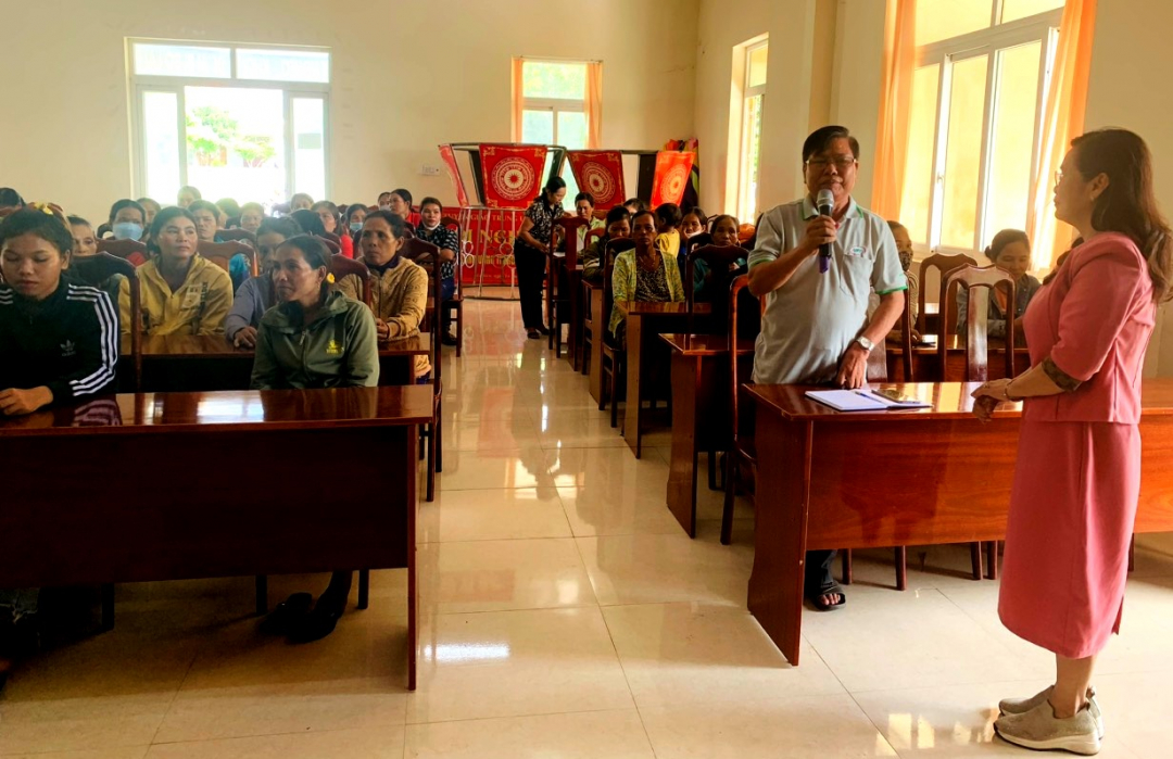 Mở hướng nâng cao chất lượng đời sống của phụ nữ vùng dân tộc thiểu số