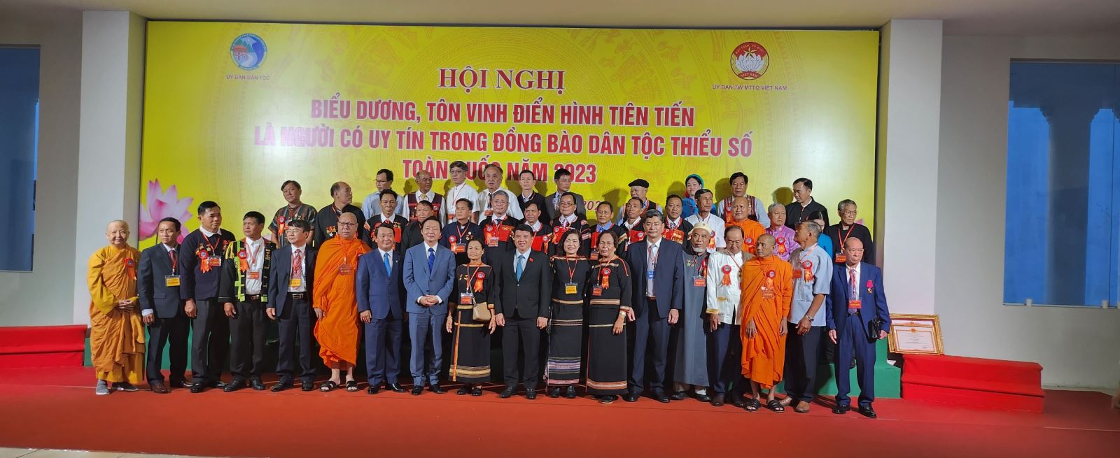 Chương trình biểu dương, tôn vinh 497 điển hình tiên tiến là Người có uy tín trong đồng bào DTTS toàn quốc năm 2023