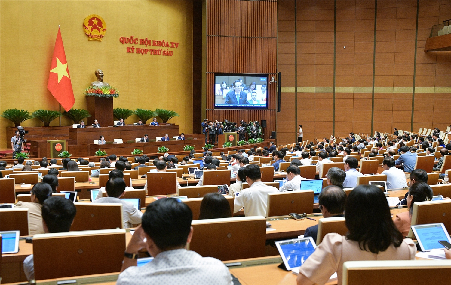 Bộ trưởng Bộ LĐTB&XH trả lời chất vấn về vấn đề đưa lao động người DTTS đi làm việc ở nước ngoài