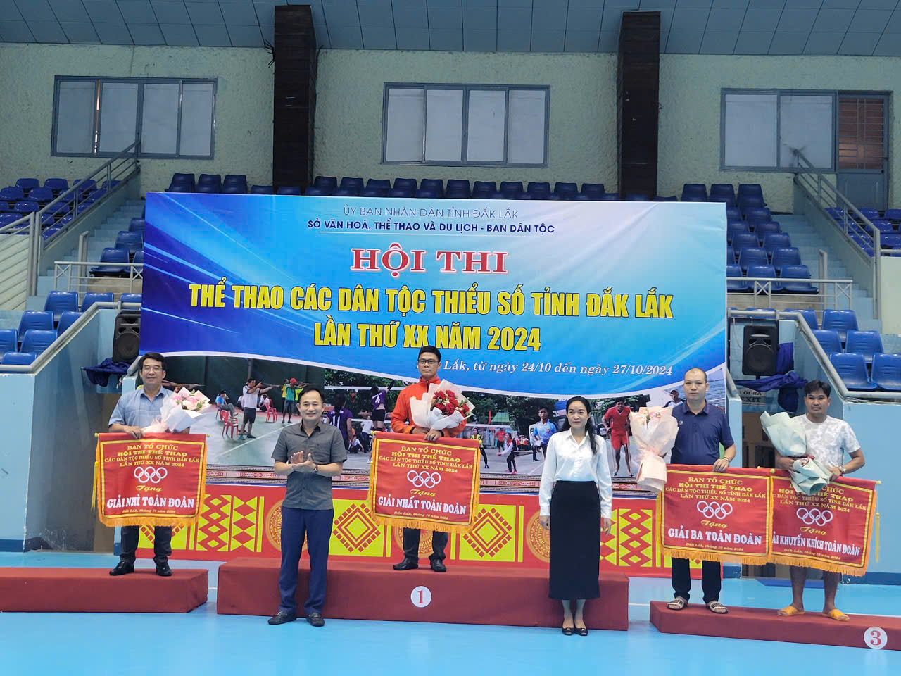 Sau 03 ngày tranh tài sôi nổi, chiều 27/10/2024 Hội thi thể thao các dân tộc thiểu số tỉnh lần thứ XX năm 2024 đã bế mạc.