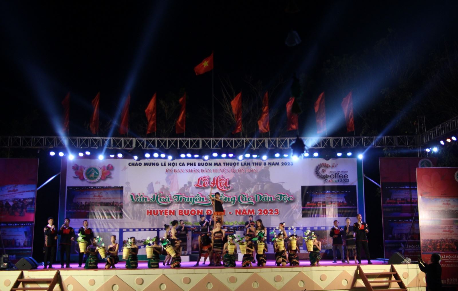 Khai mạc Lễ hội văn hoá truyền thống tại Buôn Đôn