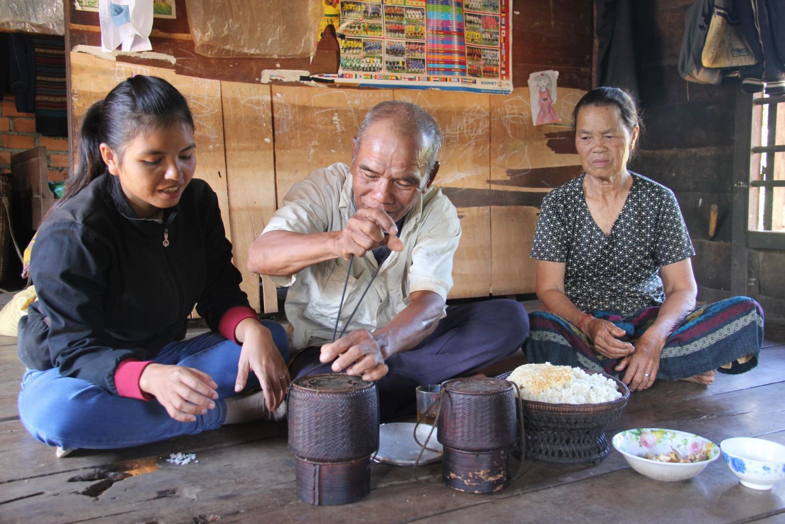 Xác định đúng tầm quan trọng của công tác dân tộc