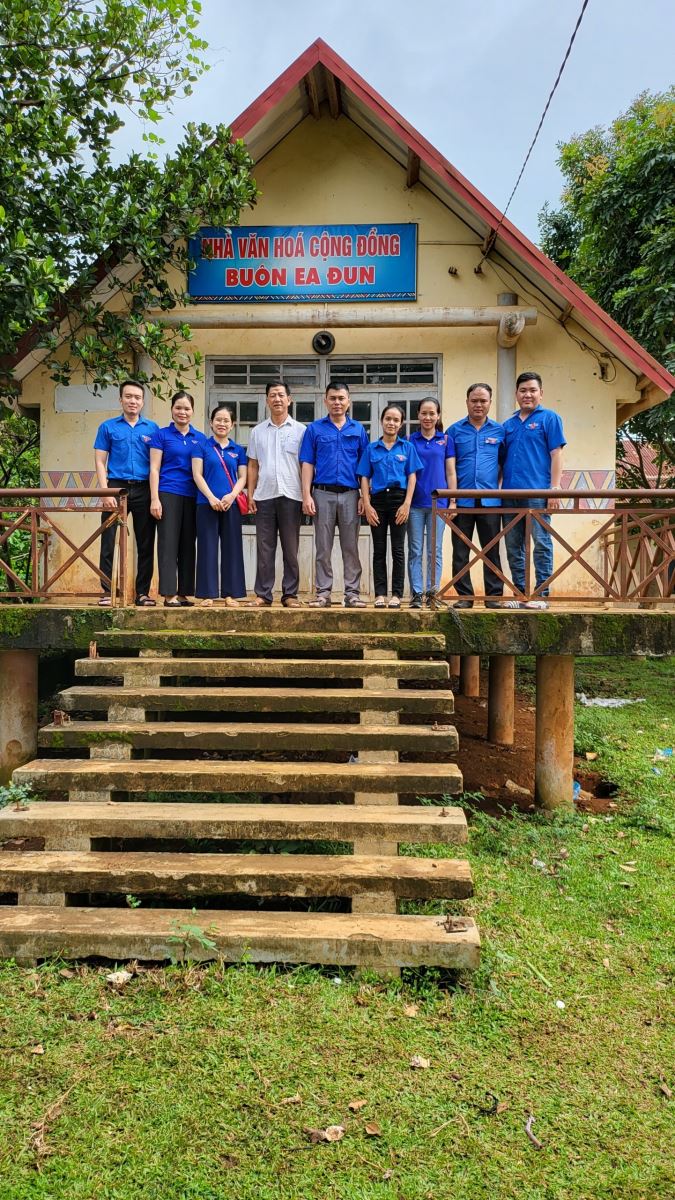 Chương trình, hoạt động " Ngày chủ nhật xanh" tại Buôn kết nghĩa Ea Đun