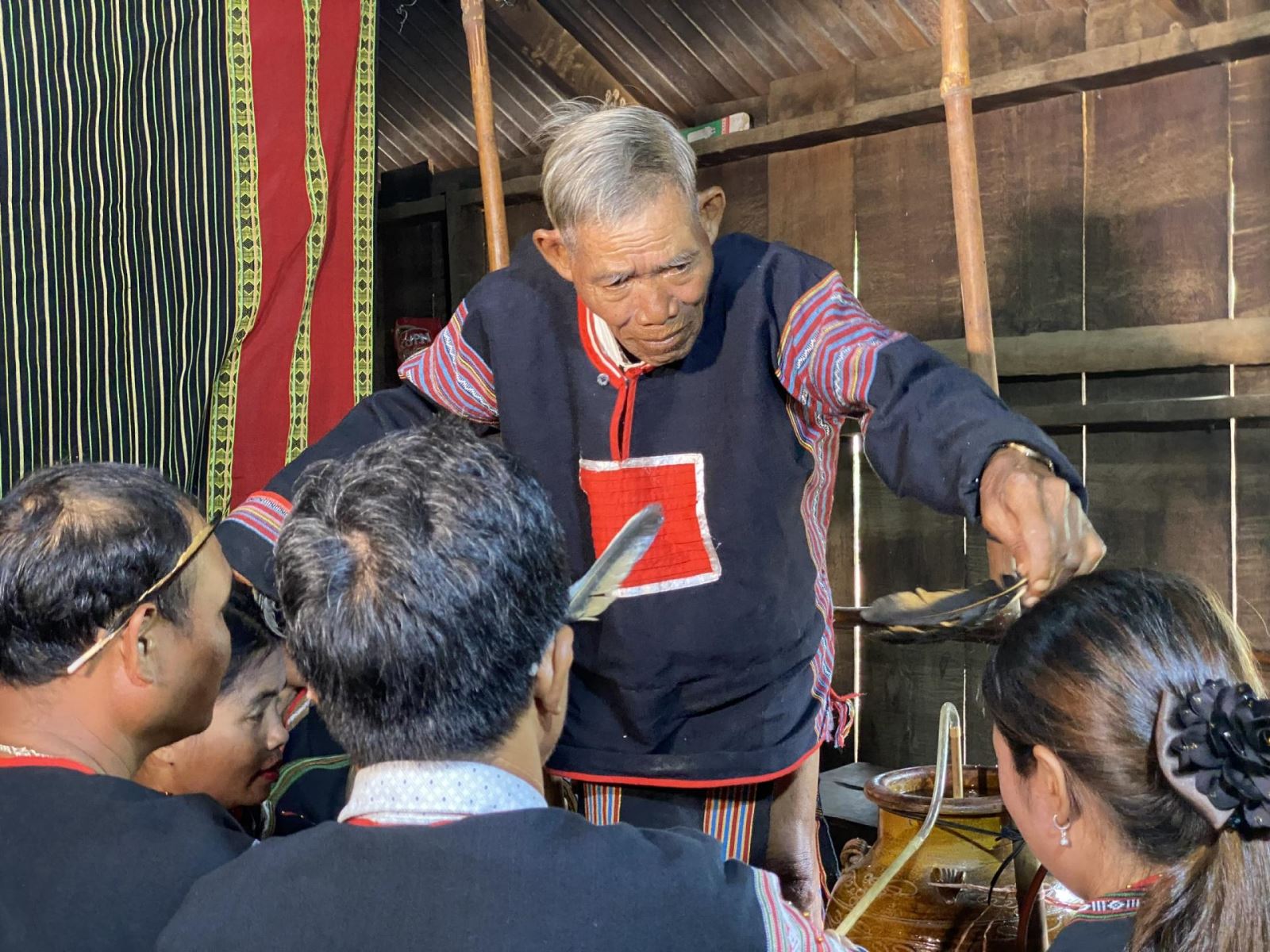 Đắk Lắk có 17 nghệ nhân được phong tặng danh hiệu "Nghệ nhân Ưu tú" năm 2022