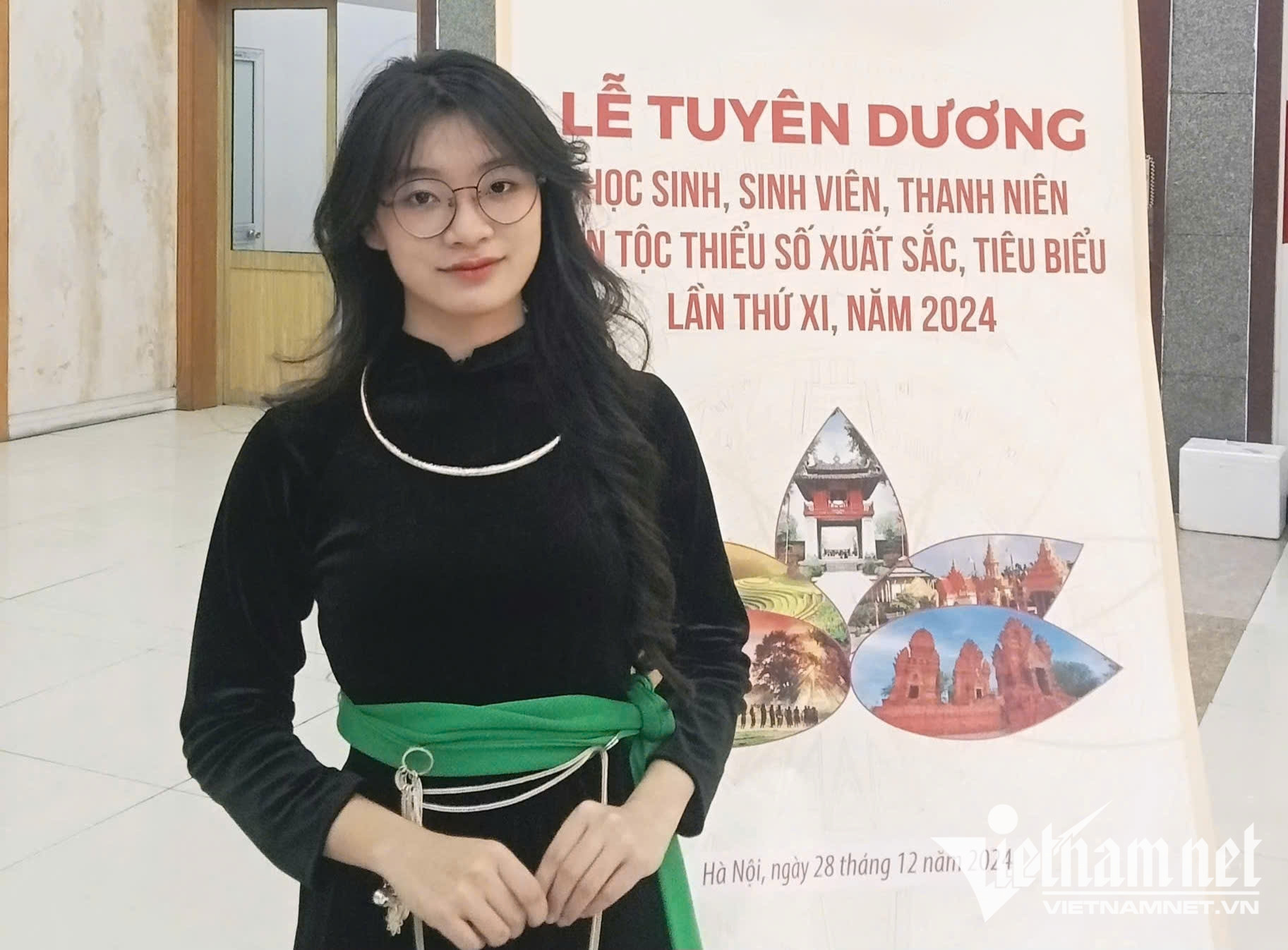 w-em-hoang-tieu-lam-tai-le-tuyen-duong-hoc-sinh-sinh-vien-thanh-nien-dan-toc-thieu-so-xuat-sac-tieu-bieu-lan-thu-xi-nam--3286