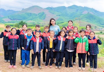 Nữ “thủ lĩnh” trẻ thắp lửa văn hóa Ê Đê