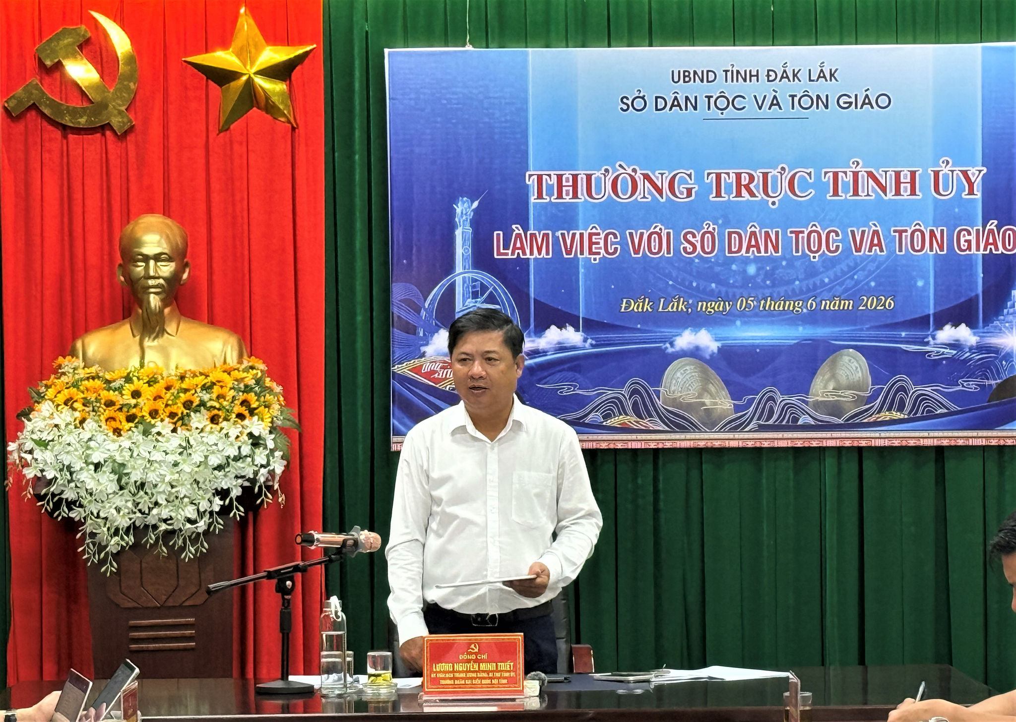 bi-thu-tinh-uy-dak-lak-luong-nguyen-minh-triet-lam-viec-voi-so-dan-toc-va-ton-giao-ve-cong-tac-quan-ly-nha-nuoc-ve-dan-toc-va-ton-giao