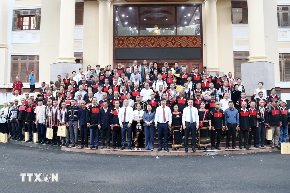 Người có uy tín - những “cây đại thụ” giữa đại ngàn Tây Nguyên