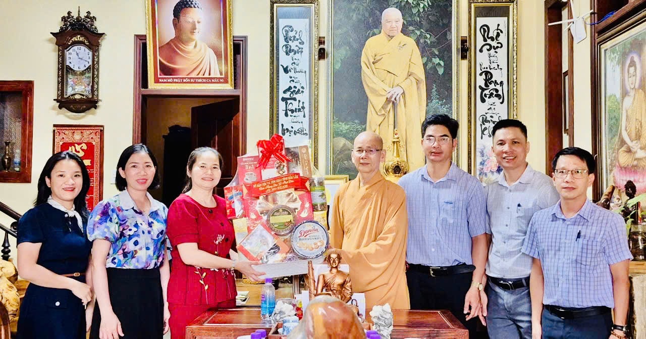Sở Dân tộc và Tôn giáo Đắk Lắk thăm, chúc mừng các cơ sở Phật giáo mùa Lễ Phật đản