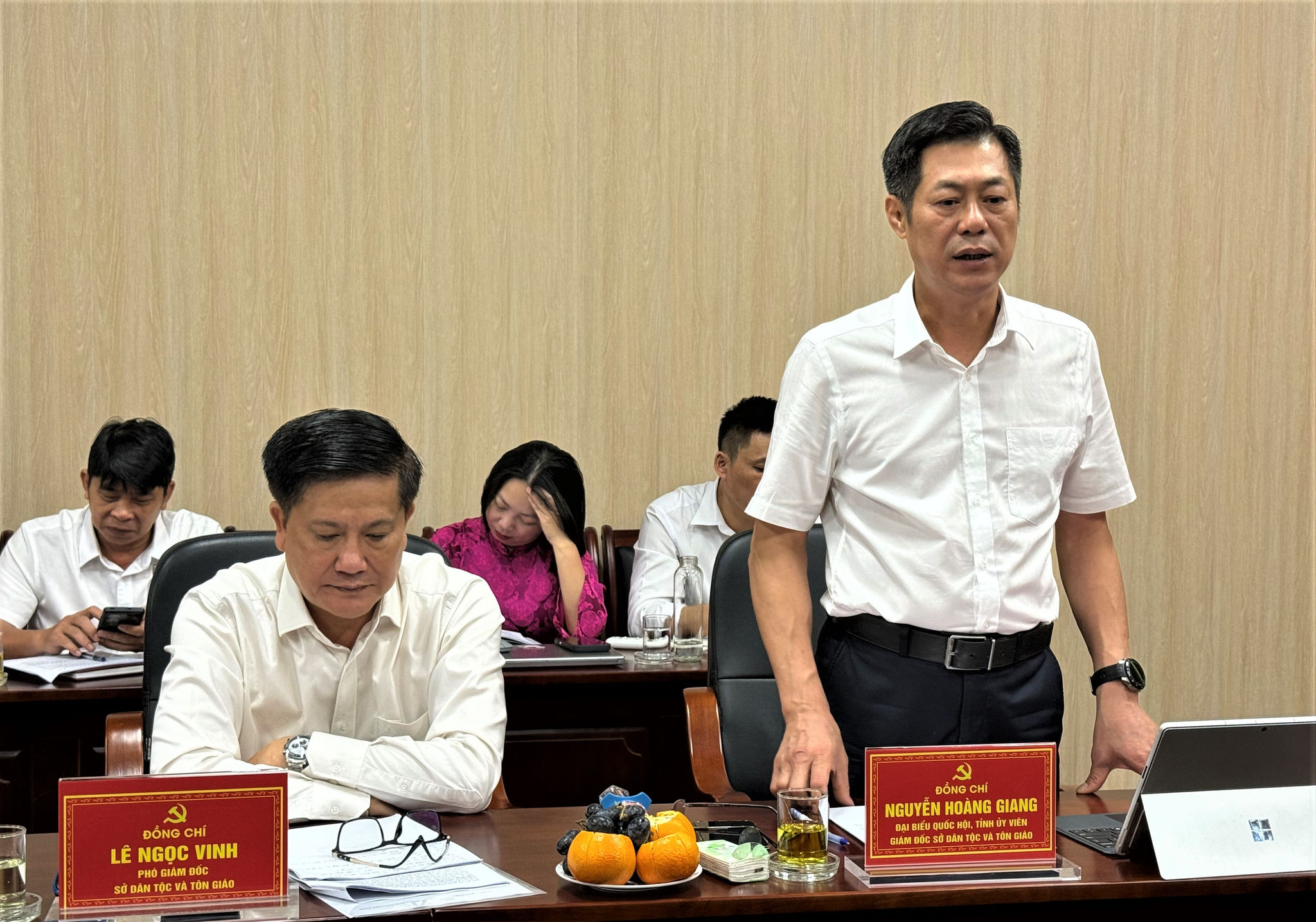 chinh-sach-dan-toc-thay-doi-dien-mao-buon-lang.jpg