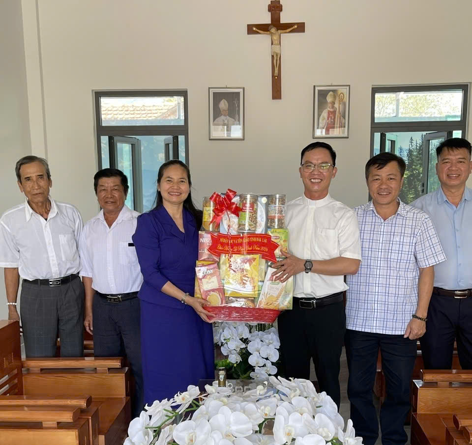 Lãnh đạo Sở Dân tộc và Tôn giáo thăm và chúc mừng  Lễ Phục sinh năm 2026 trên địa tỉnh Đắk Lắk