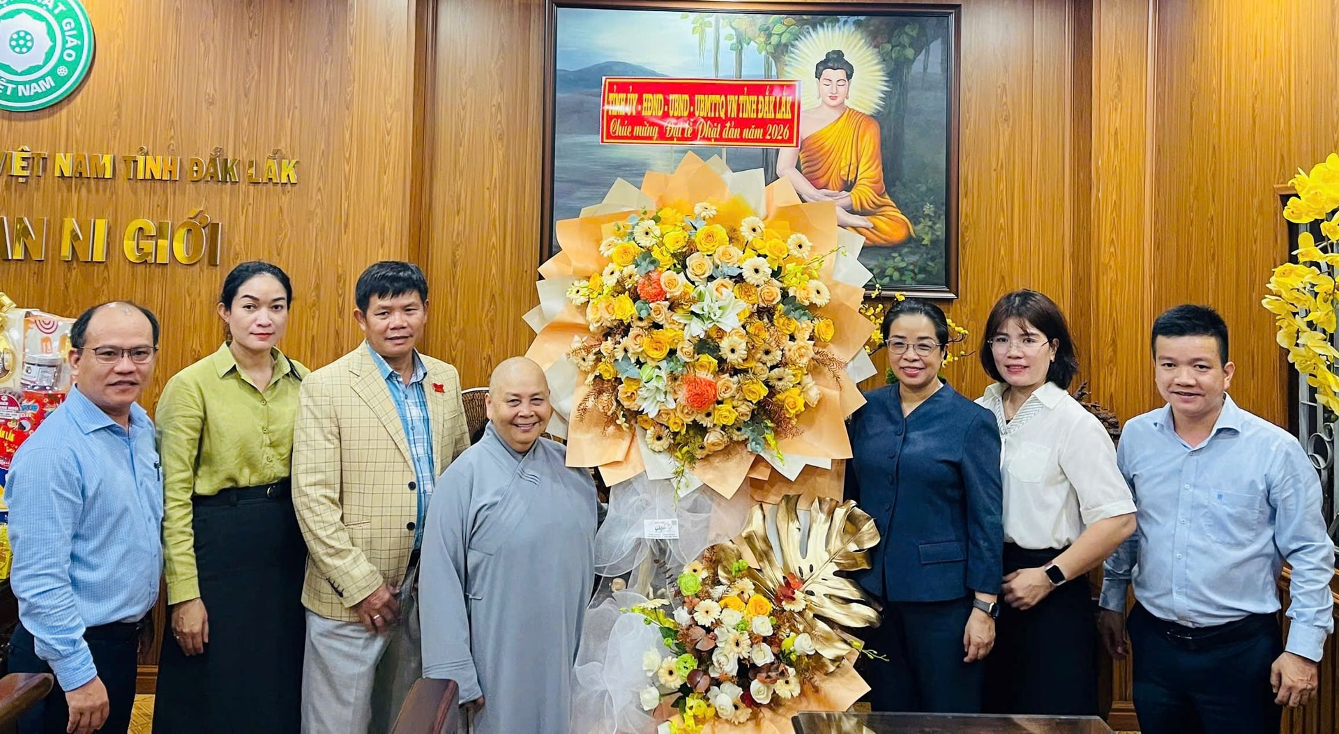 doan-cong-tac-cua-tinh-uy-hdnd-ubnd-uy-ban-mttq-viet-nam-tinh-dak-lak-da-den-tham-chuc-mung-ban-tri-su-giao-hoi-phat-giao-viet-nam-tinh.jpg